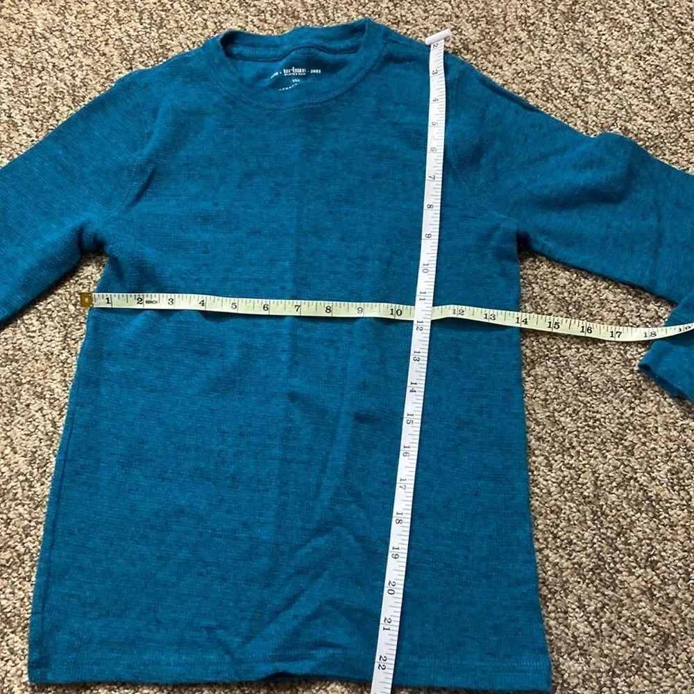 10/$50 Urban Ultimate Thermal Boy Shirt Size M